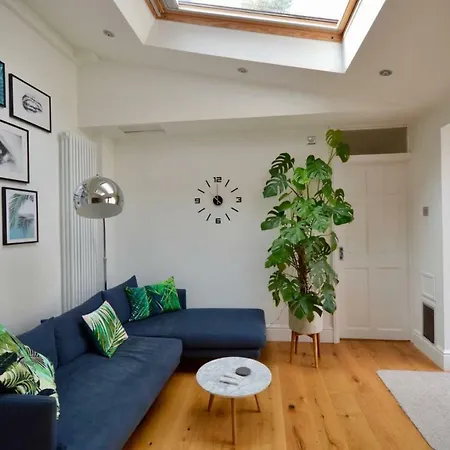 Elegant Garden Flat By The Arches 公寓